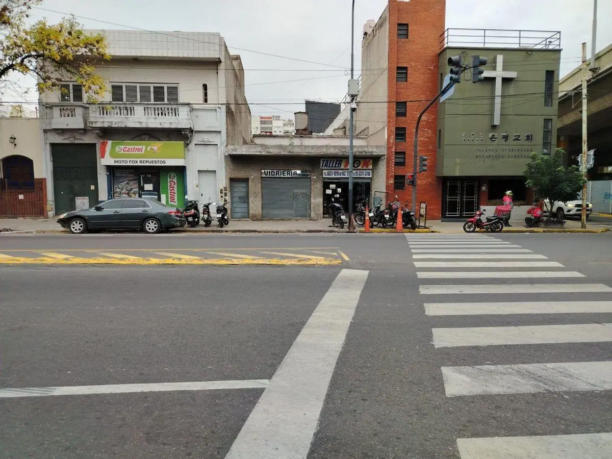VENTA LOTE CASA PARQUE CHACABUCO AVENIDA CARABOBO 2