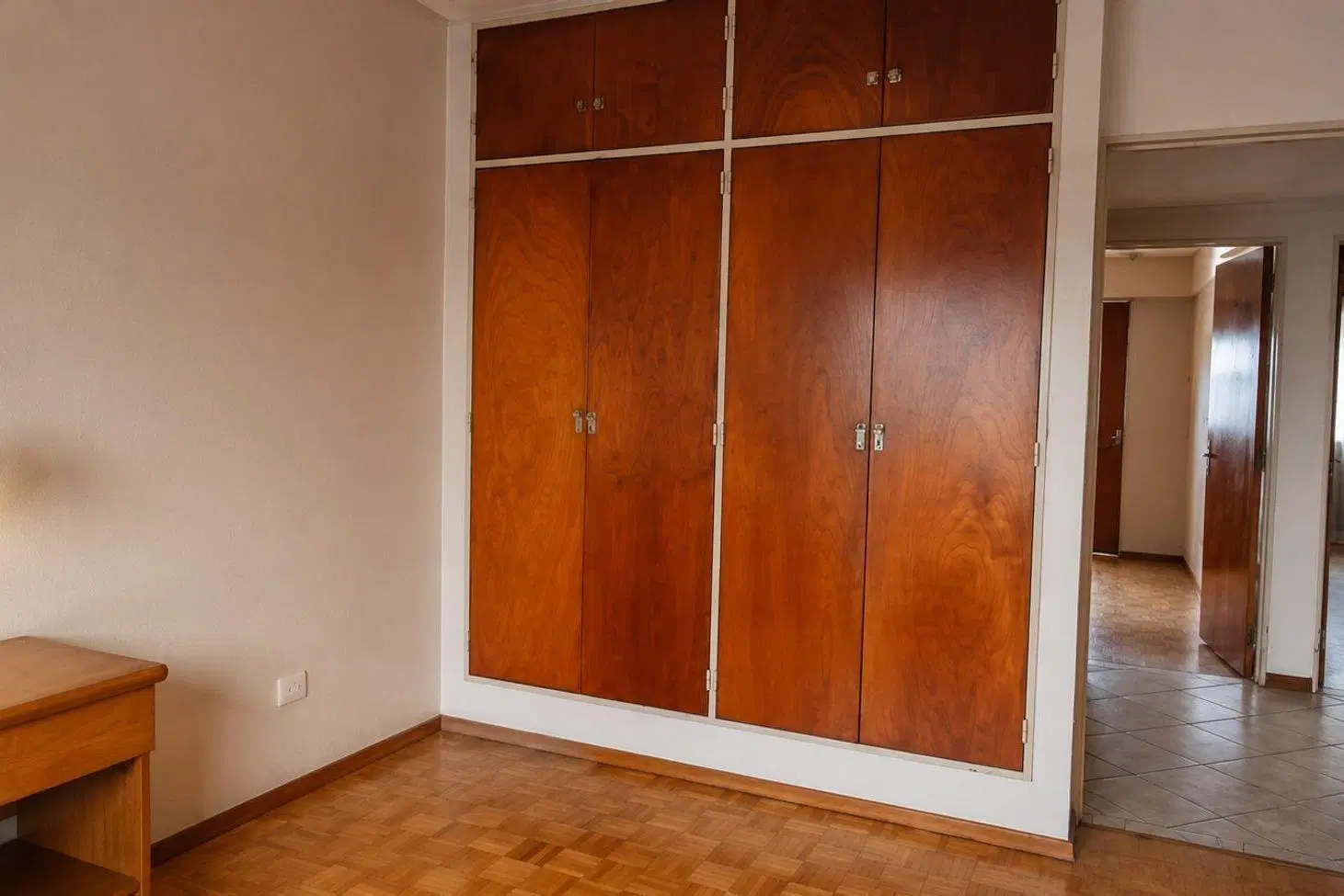 VENTA  DPTO 5 AMB BALCON  LAVAD OPC COCHERA FLORES 8