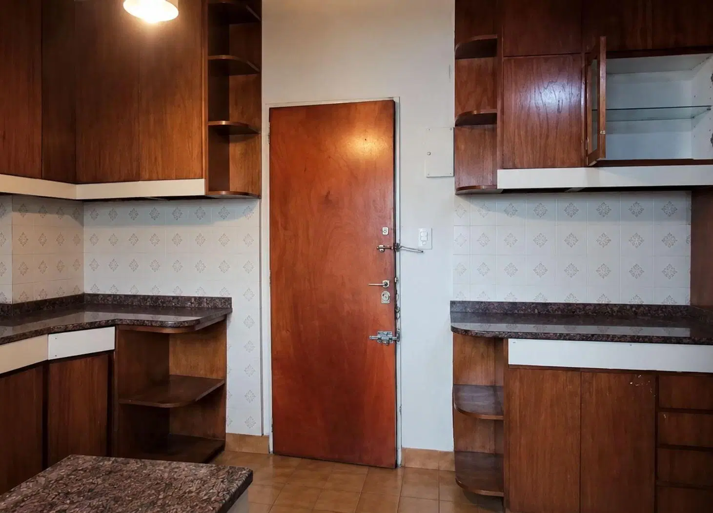 VENTA  DPTO 5 AMB BALCON  LAVAD OPC COCHERA FLORES 5