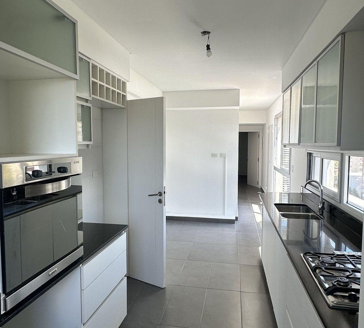 Foto de VENTA 4 AMB C/DEP. COCH. PILETA VISTA A. CREDITO, imagen 1