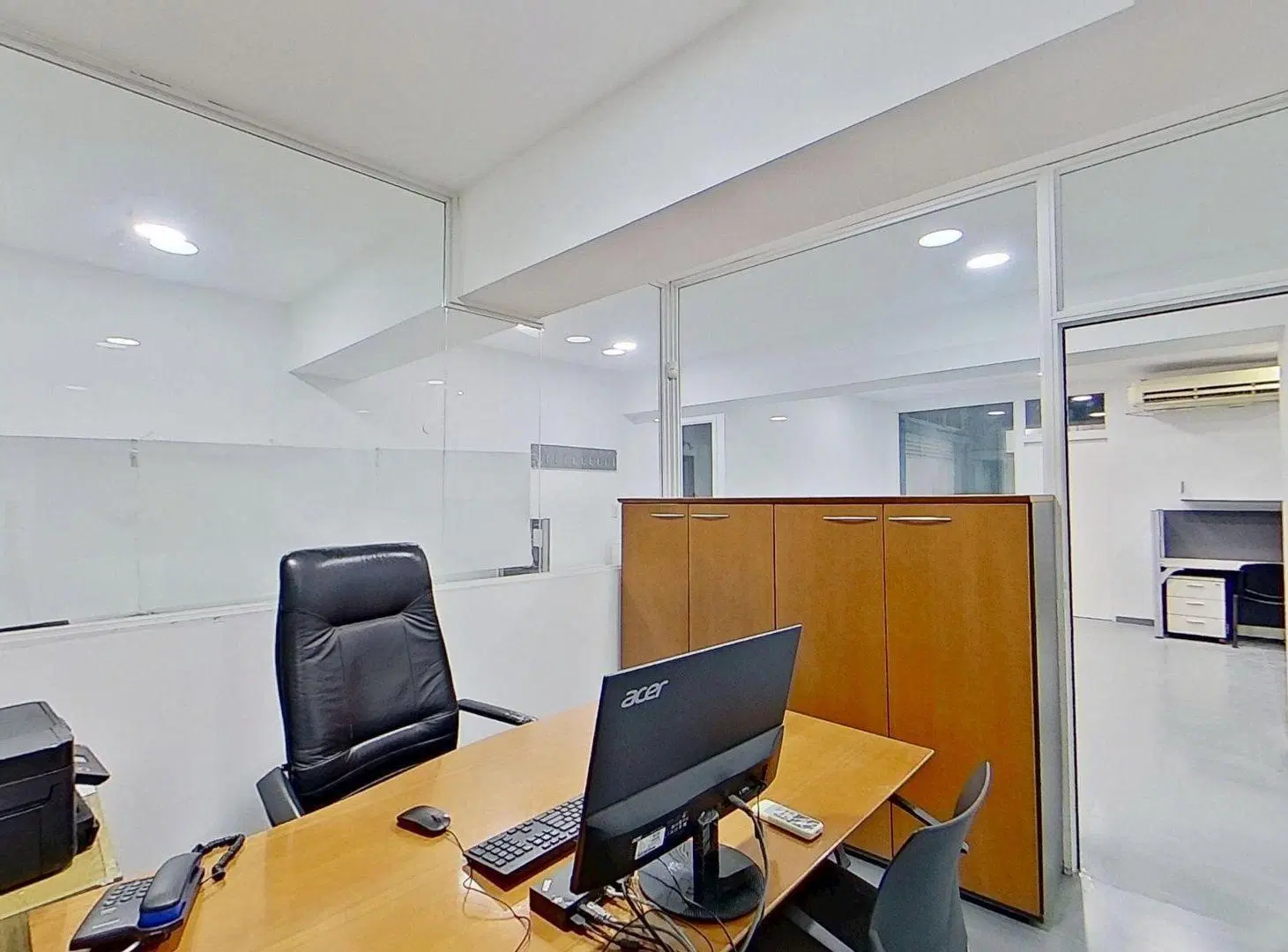 ALQUILER OFICINA COMERCIAL EQUIPADA SAN NICOLAS 8