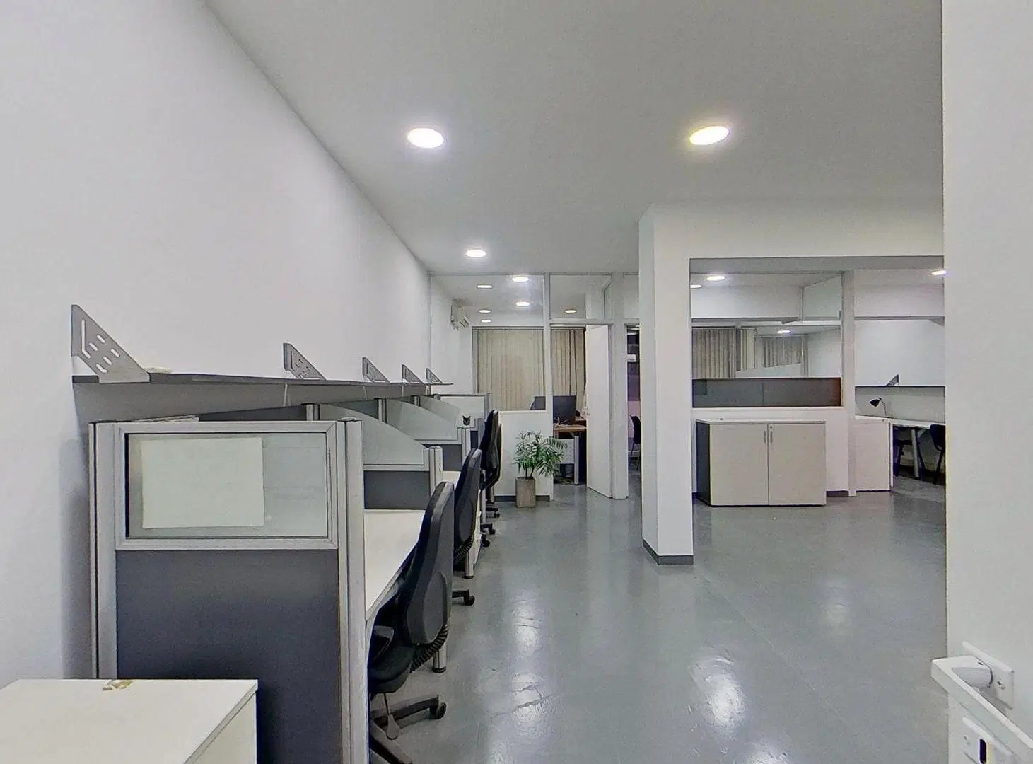 ALQUILER OFICINA COMERCIAL EQUIPADA SAN NICOLAS 3