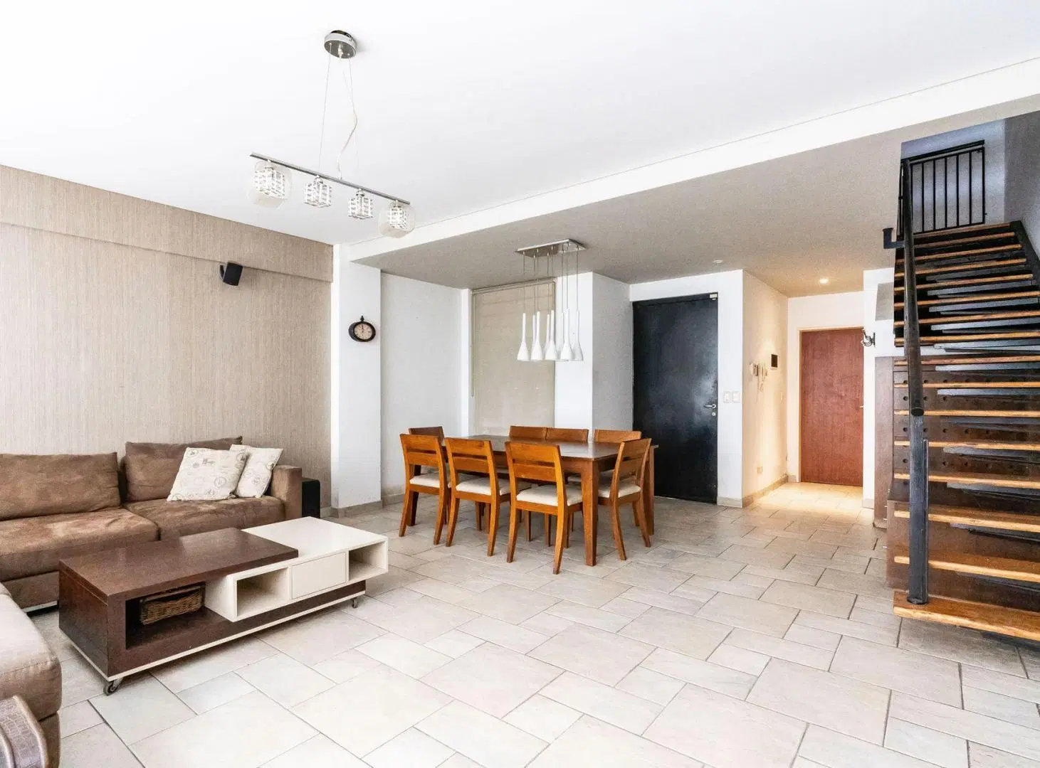 VENTA PH TRIPLEX/5 AMB C/PATIO/COCH/CHACARITA 4
