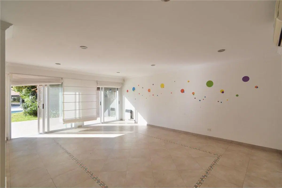 Venta importante Residencia Libertador al Río 5