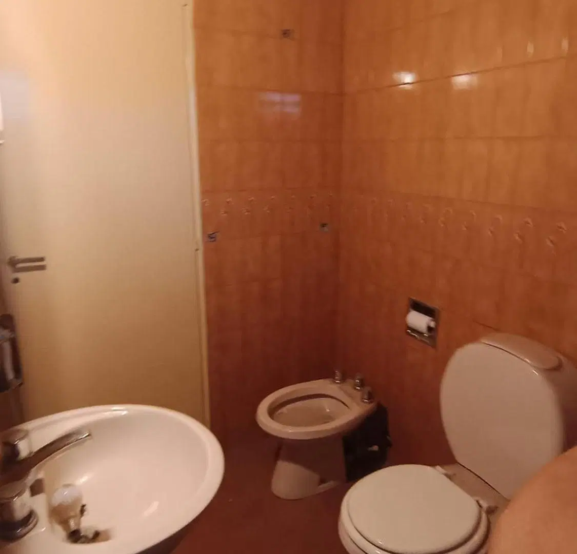 VENTA CASA C/PILETA LAGOMARSINO 8
