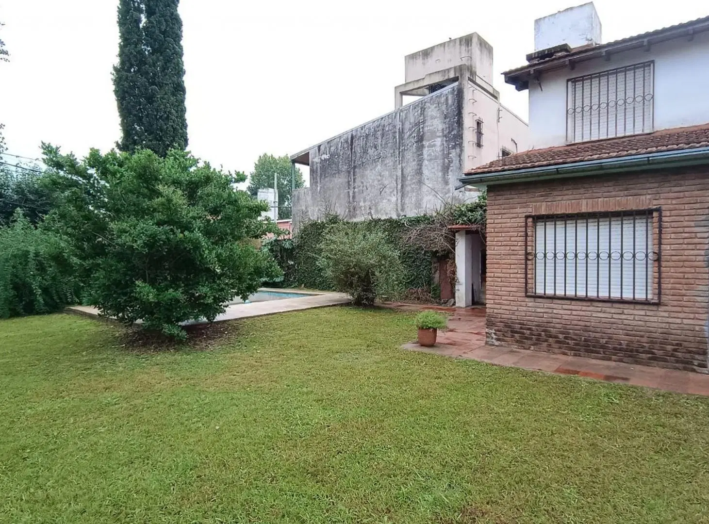 VENTA CASA C/PILETA LAGOMARSINO 3