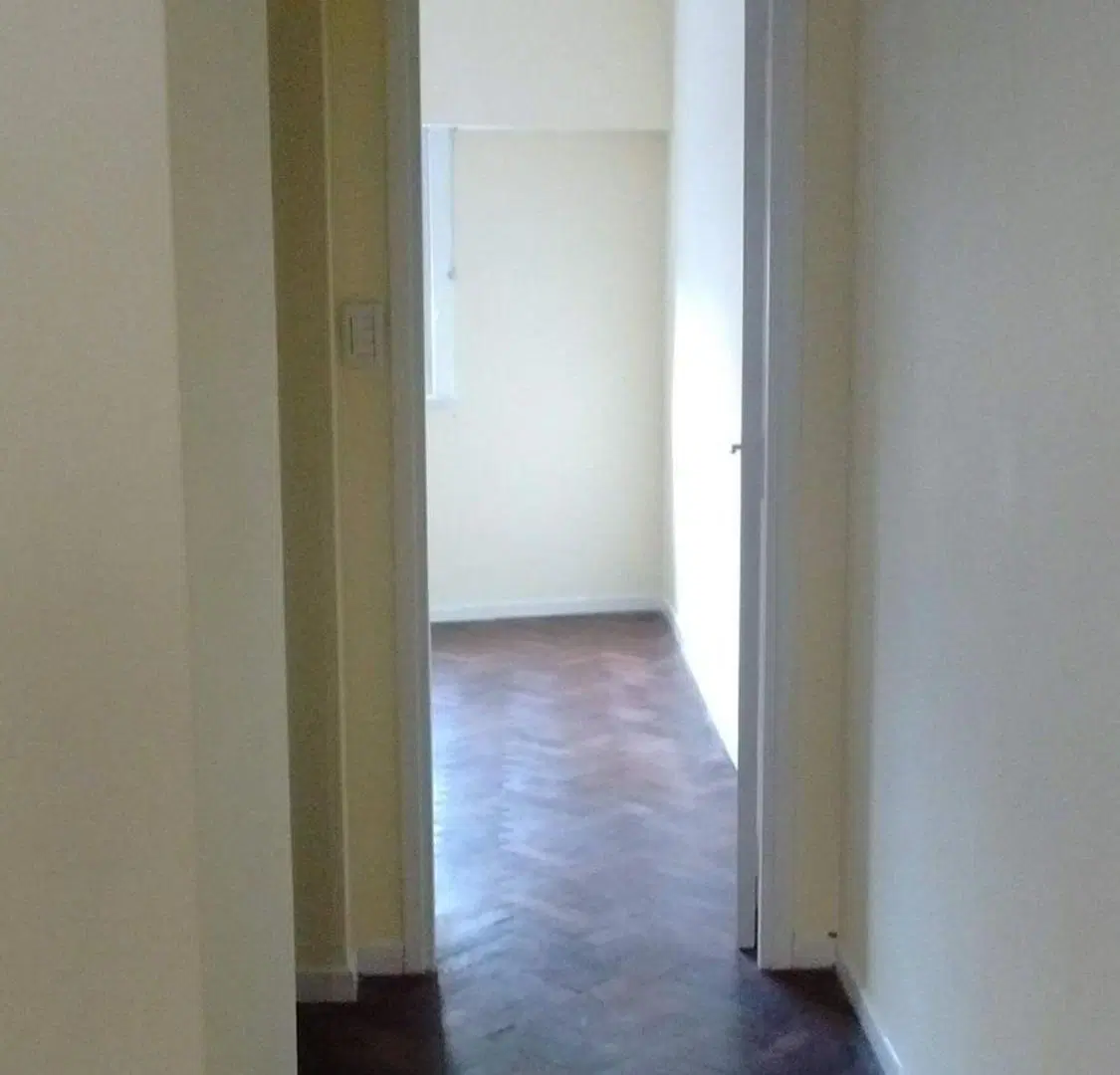 venta luminoso 2 ambientes almagro piso 2 escalera 8