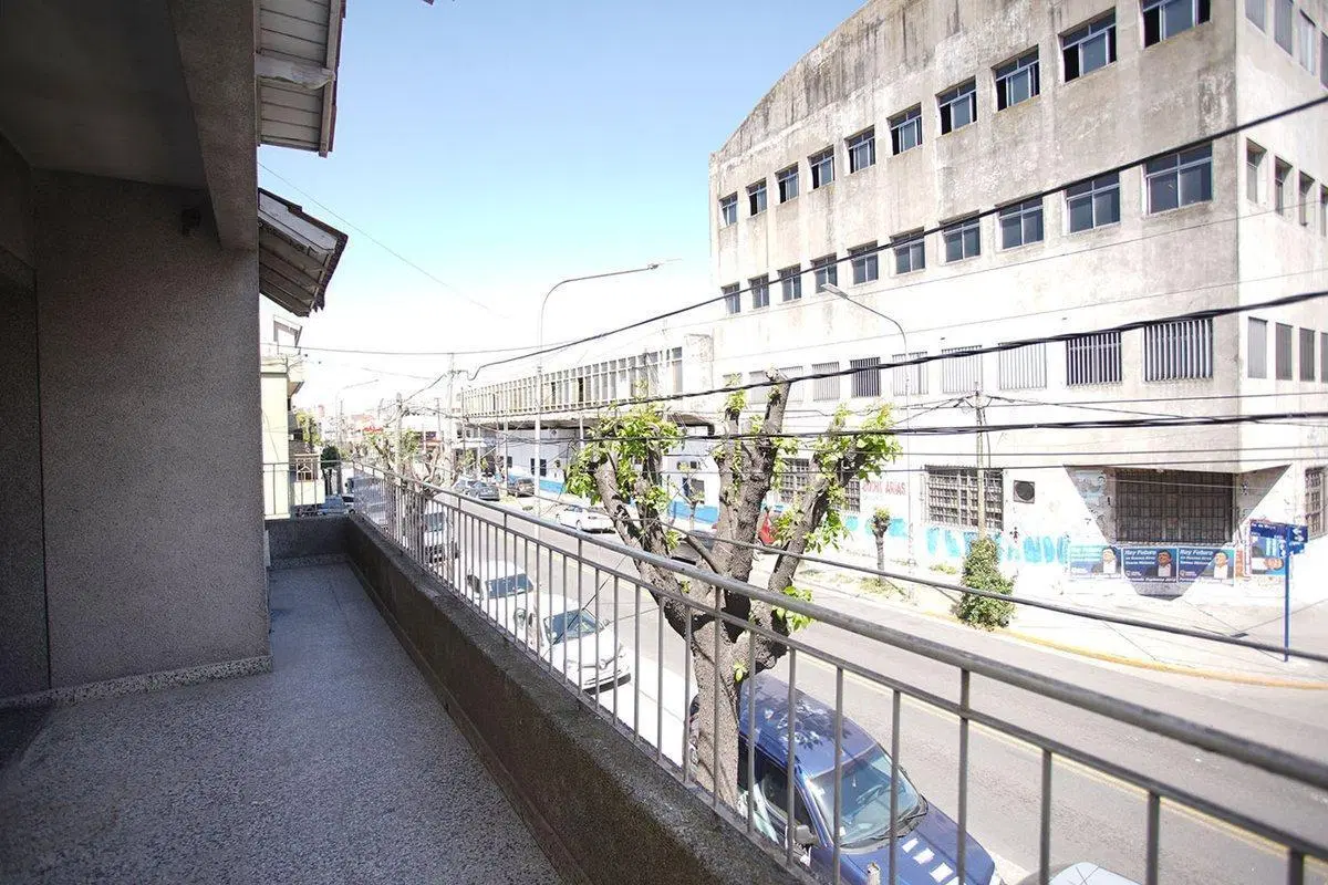 Venta – Casa s/lote propio - a Refaccionar- 2