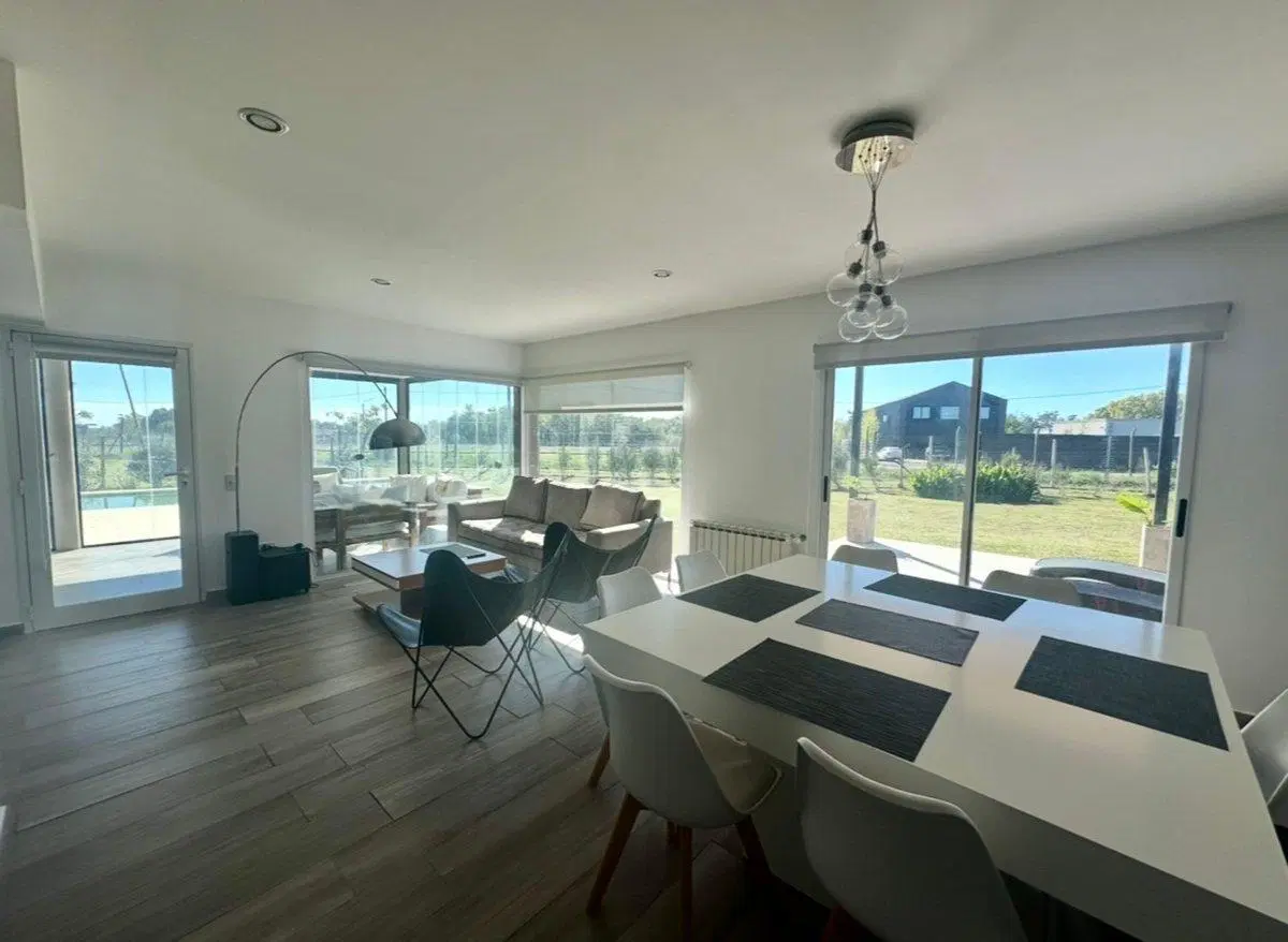 Casa en Venta Area 1 San Sebastián, Pilar, Zelaya 2