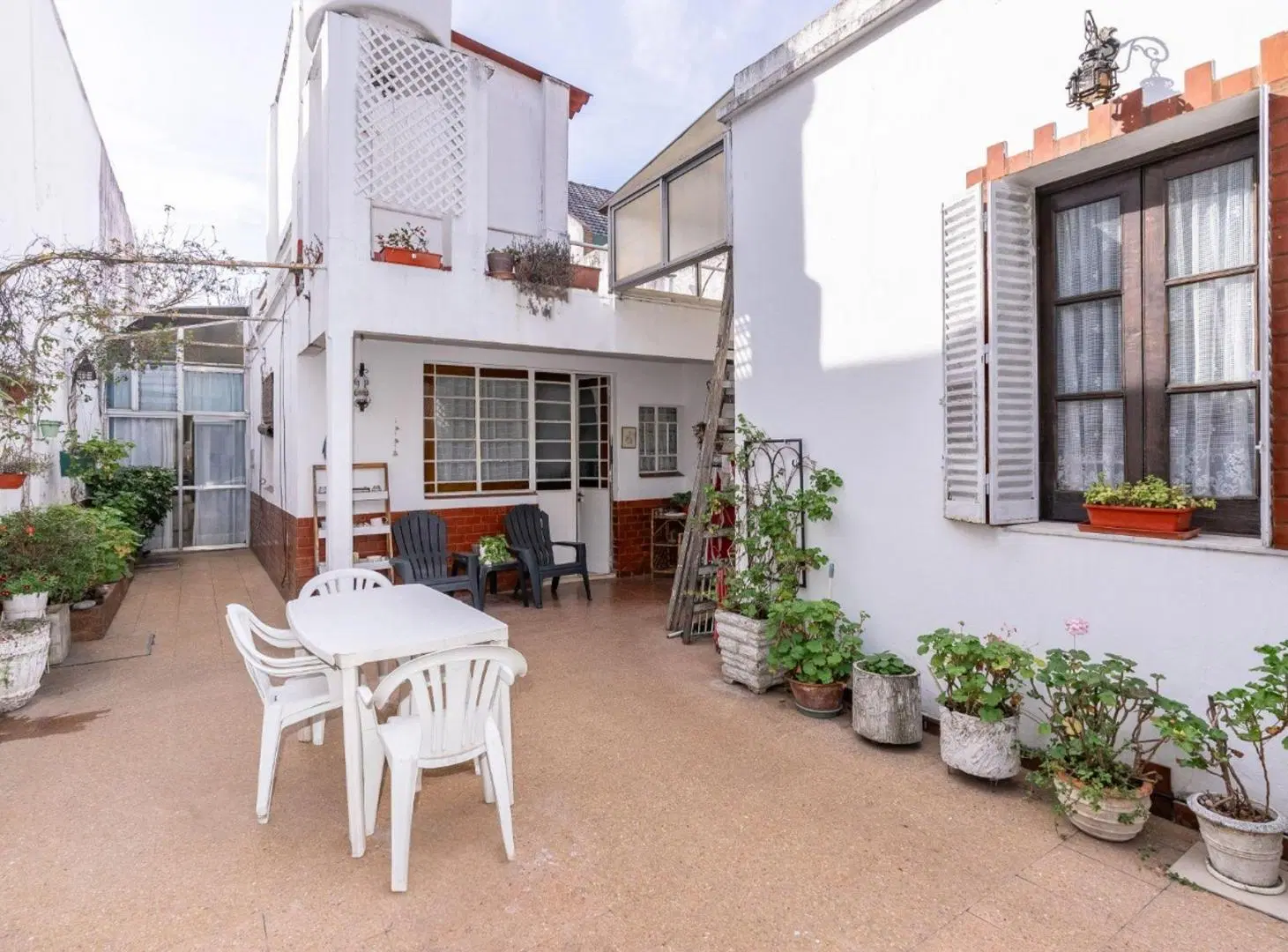 Venta casa con jardin, piscina, parrilla 8