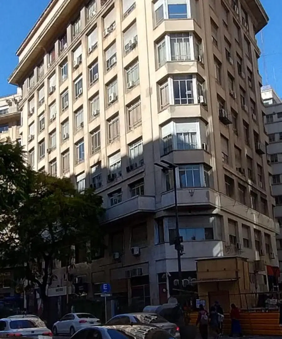 VENTA IMPONENTE PLANTA OFICINA SAN NICOLAS 8