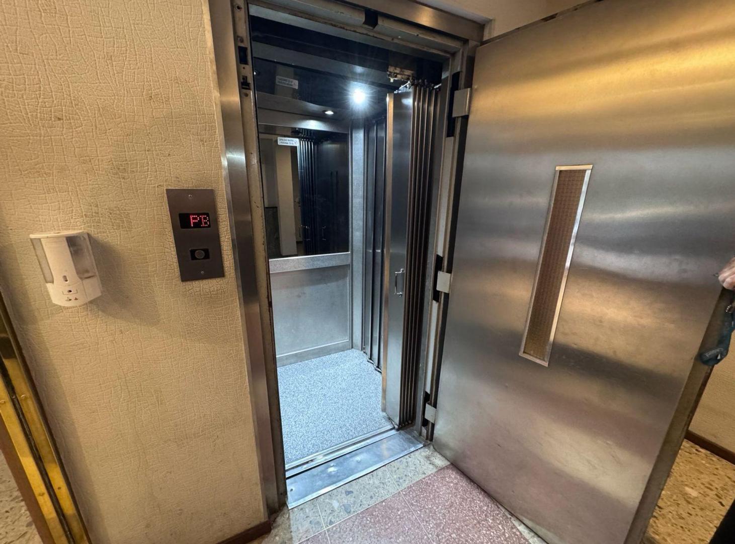 Foto de VENTA SEMIPISO 4 AMBIENTES MAS DEPENDENCIA, imagen 3