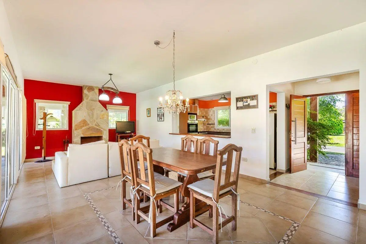 VENTA CASA HARAS SANTA MARIA, BARRIO LAS LOMAS. 5