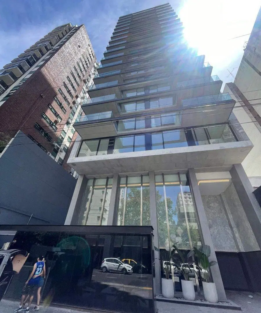 VENTA COCHERA CON RENTA EDIFICIO LUMIERE PREMIUM 8
