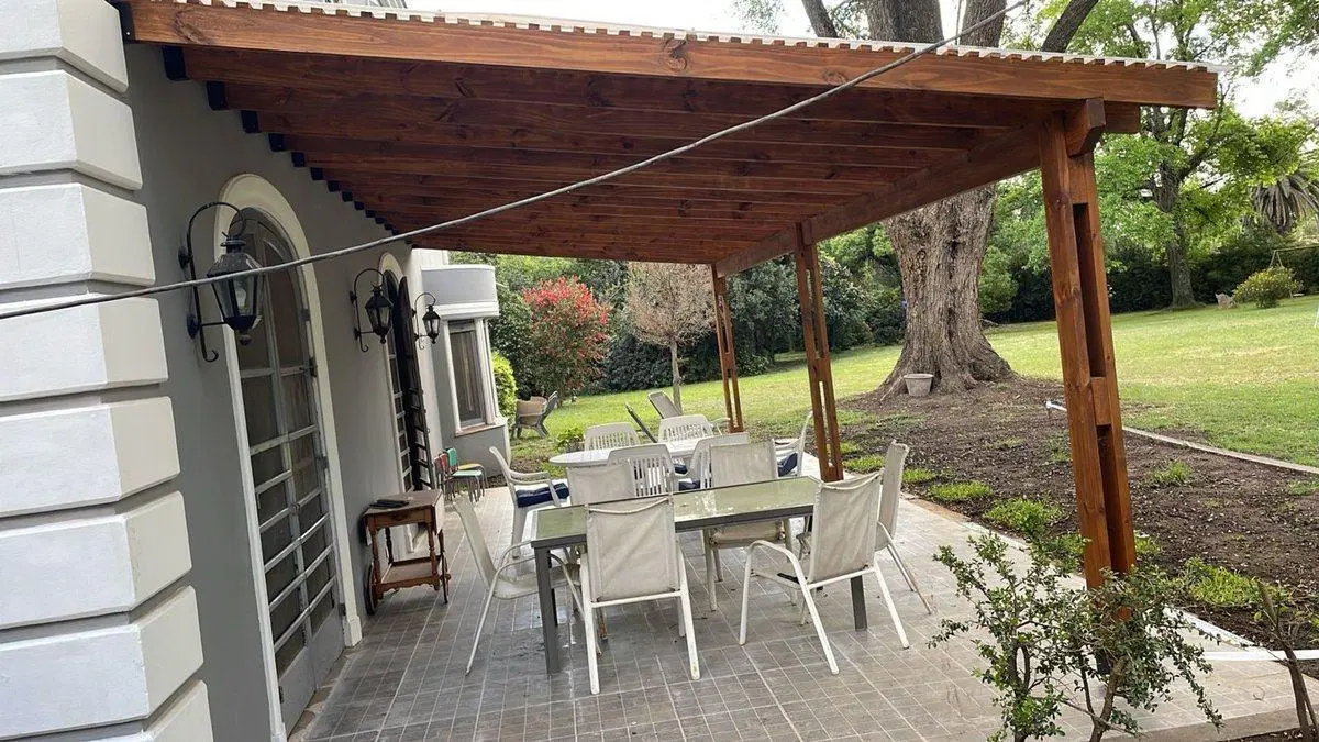 VENTA CASA C/PILETA EN LOTE 5600M2 TORTUGUITAS 4
