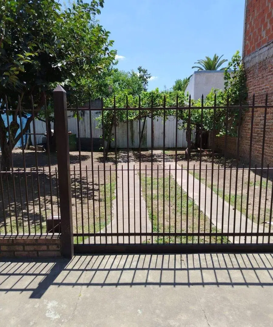 VENTA LOTE CON TALLER y ENERGIA TRIFASICA MERLO 3