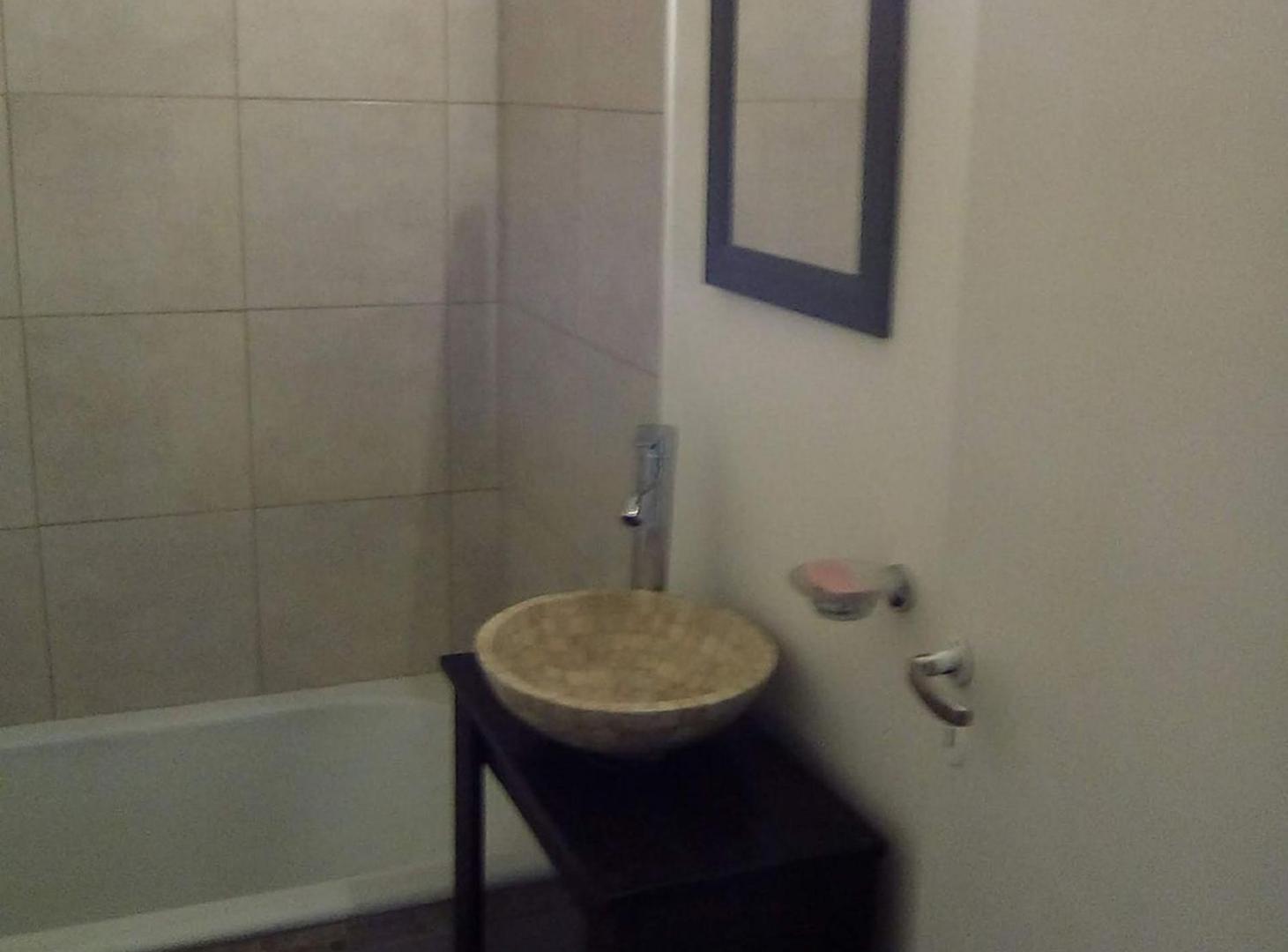 Foto de venta luminoso 2 ambientes almagro piso 2 escalera, imagen 3