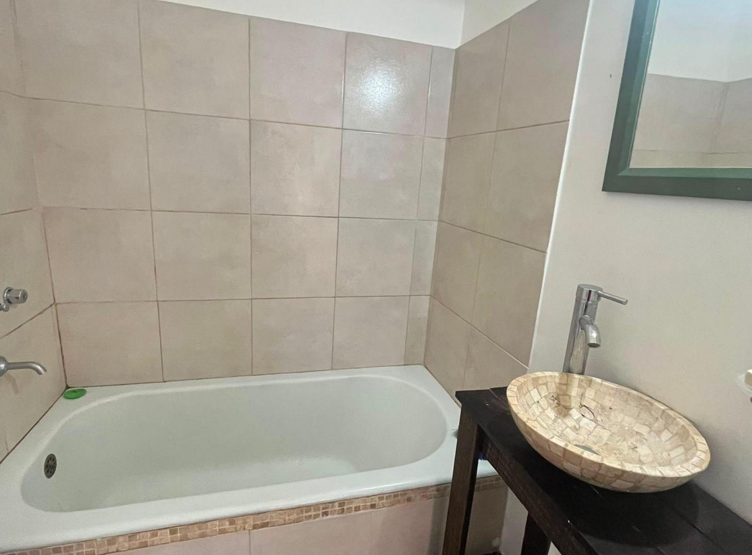Foto de venta luminoso 2 ambientes almagro piso 2 escalera, imagen 5
