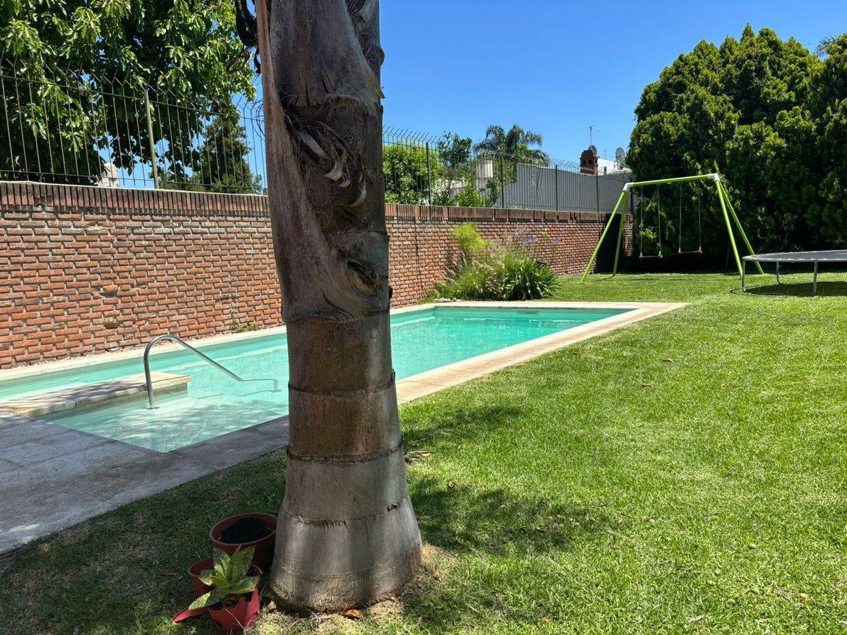 Foto de CHALET 8 AMBIENTES, APTO CRÉDITO, JARDIN Y PILETA, imagen 5