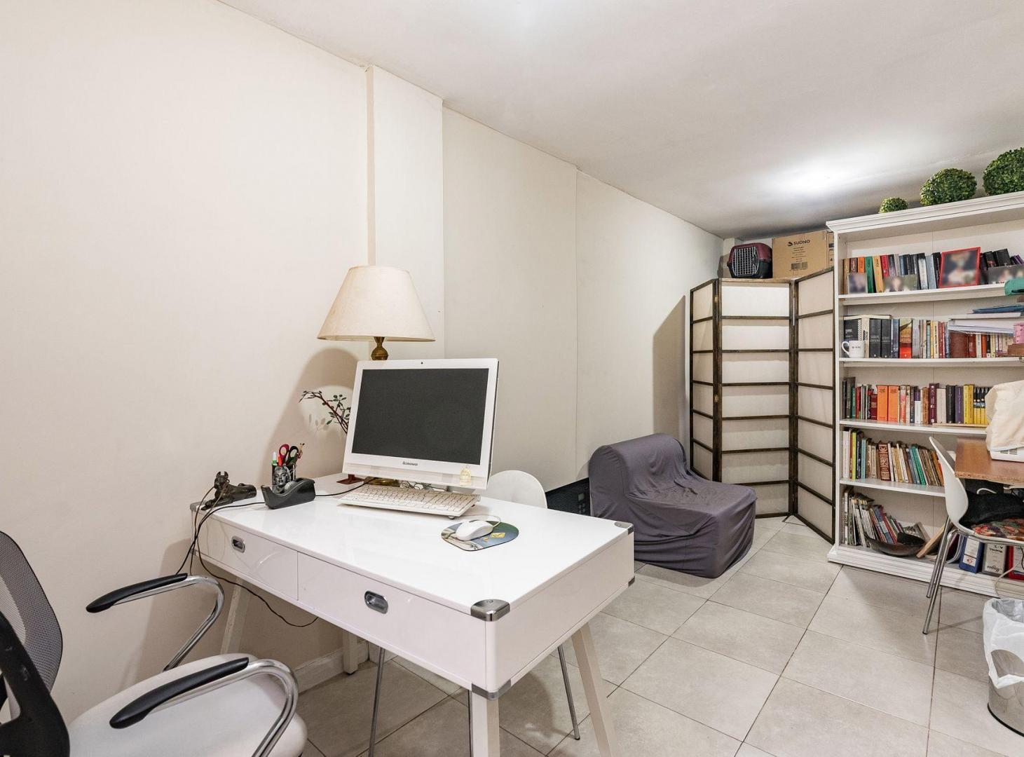 Foto de Casa con terraza, pileta y verde en Parque Chas, imagen 2