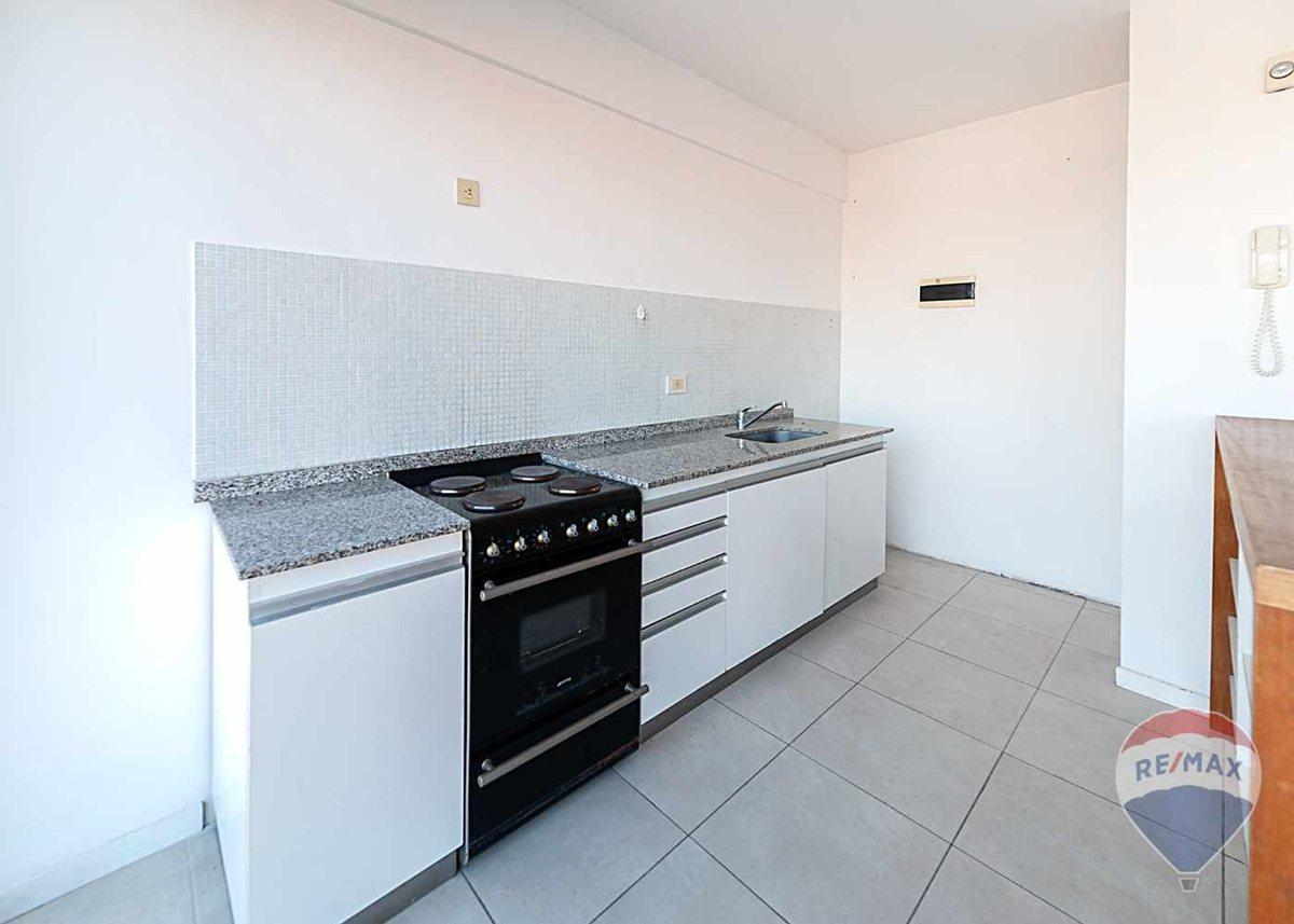 Foto de VENTA - 3 AMB. EN 2 PLANTAS + COCHERA - PILAR, imagen 5