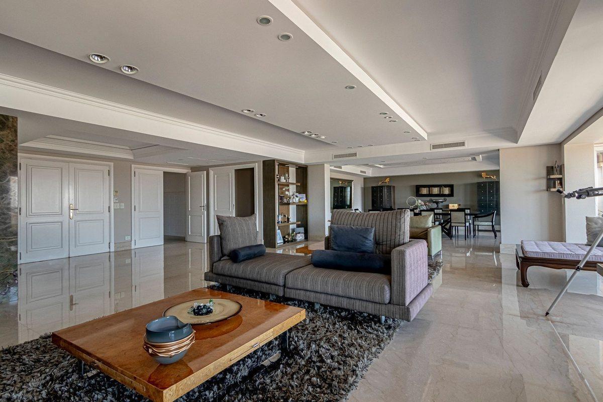 Foto de VENTA ESPECTACULAR PISO ALTO CHATEAU LIBERTADOR, imagen 1