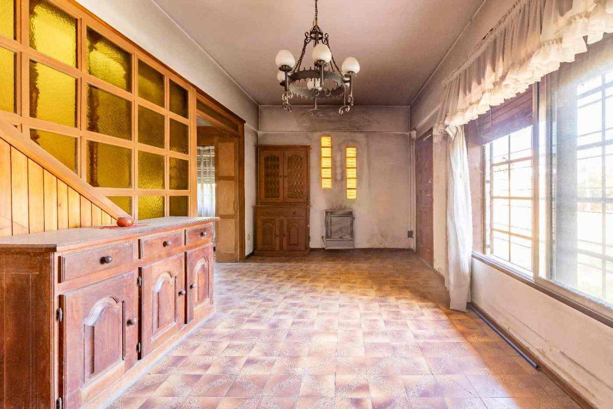 Foto de VENTA CASA EN ESQUINA. LONGCHAMPS, imagen 4
