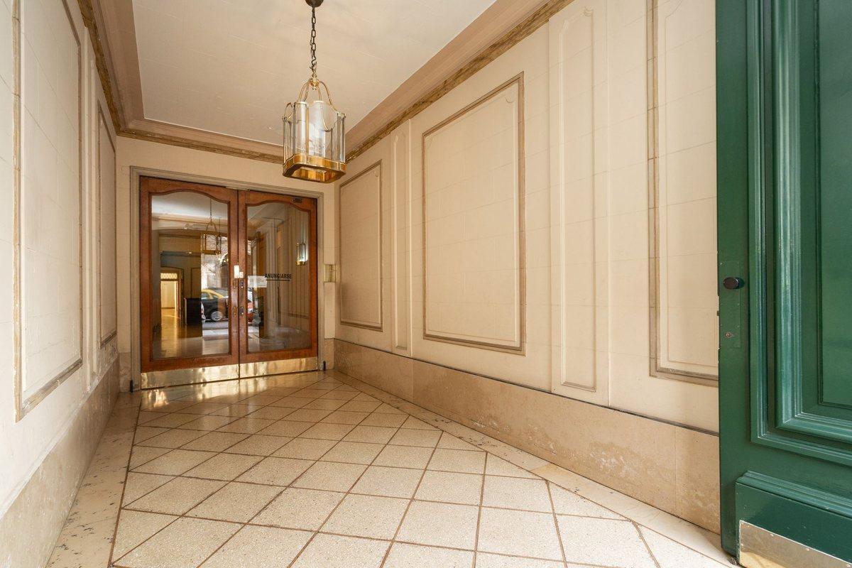 Foto de VENTA DE EXCLUSIVA OFICINA EN RECOLETA, imagen 4