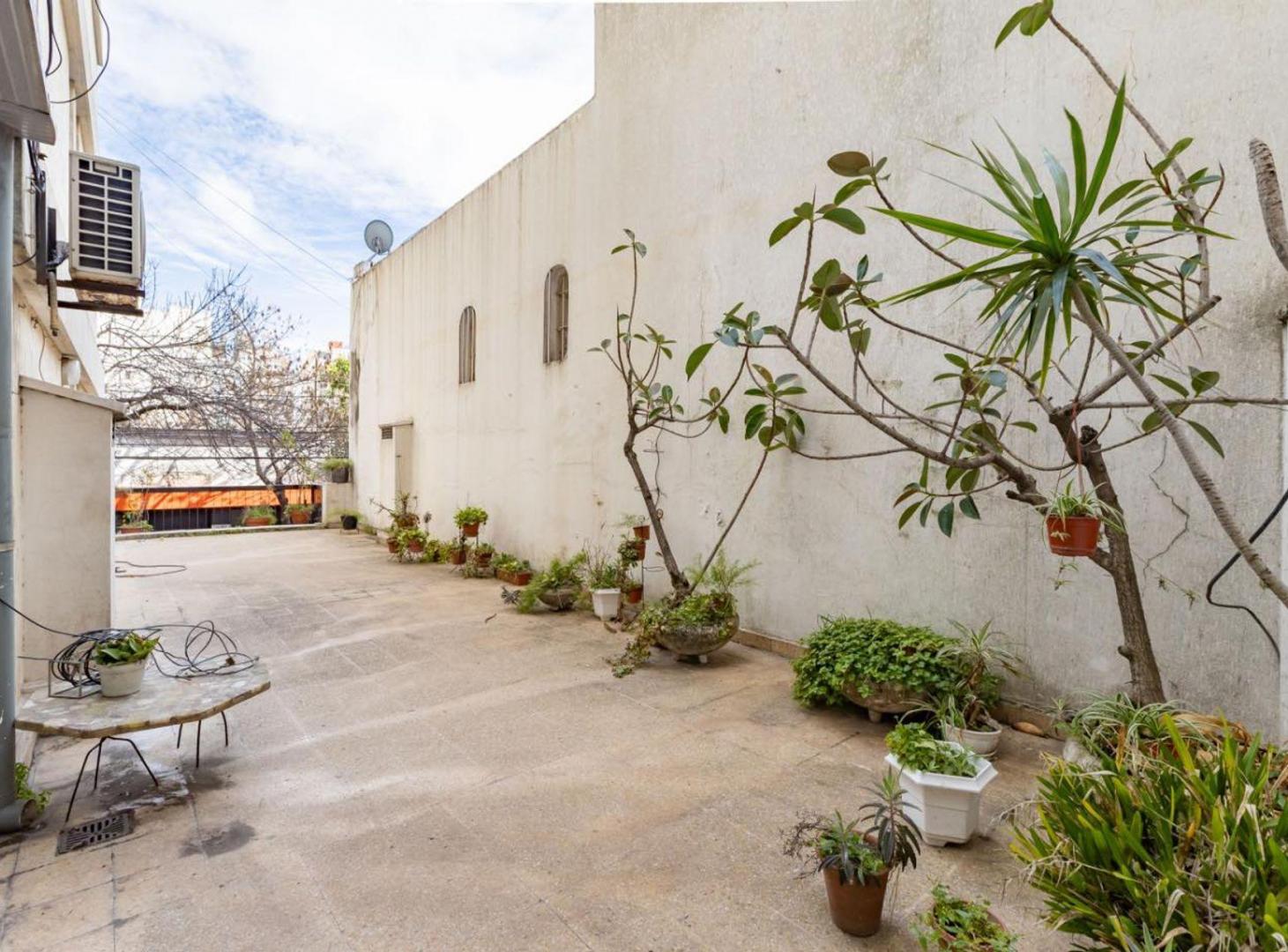 Foto de VENTA DEPTO 4AMB COCHERA BALVANERA, imagen 3