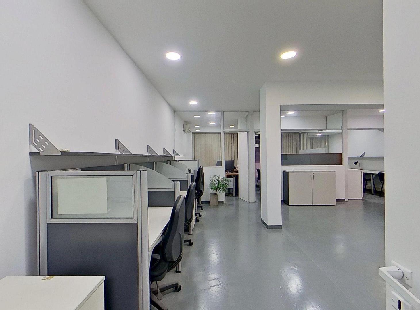 Foto de Oficina 150m² Equipada 2 Despachos Sala reuniones, imagen 2