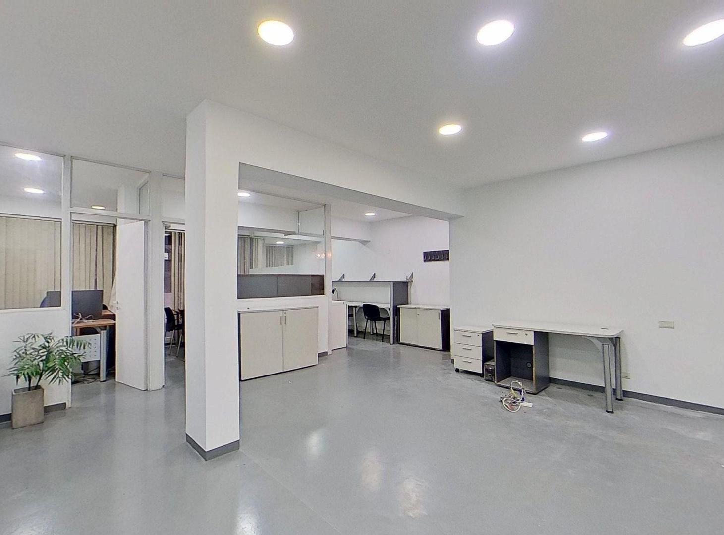 Foto de Oficina 150m² Equipada 2 Despachos Sala reuniones, imagen 3