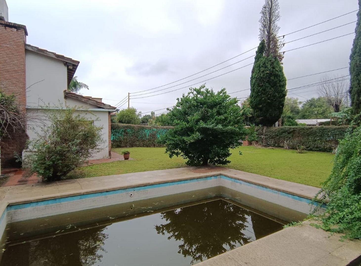Foto de VENTA CASA C/PILETA LAGOMARSINO, imagen 1