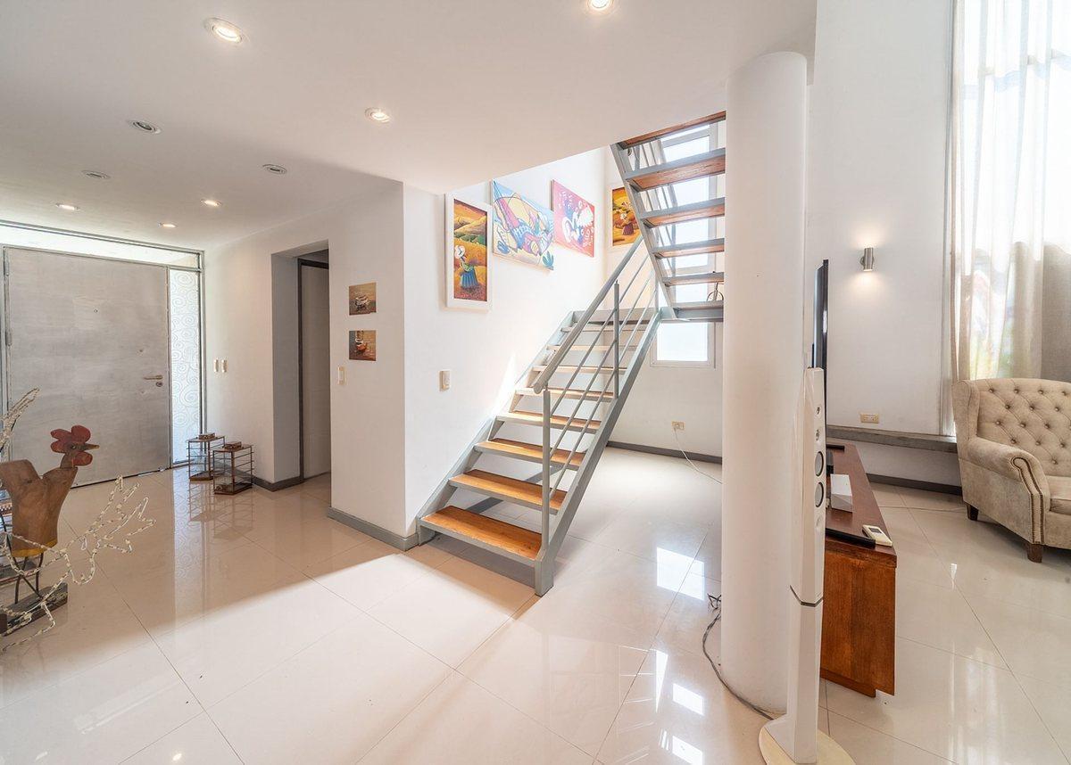 Foto de VENTA - 6 DORMITORIOS - 8 AMB. -HARAS DEL SOL, imagen 2