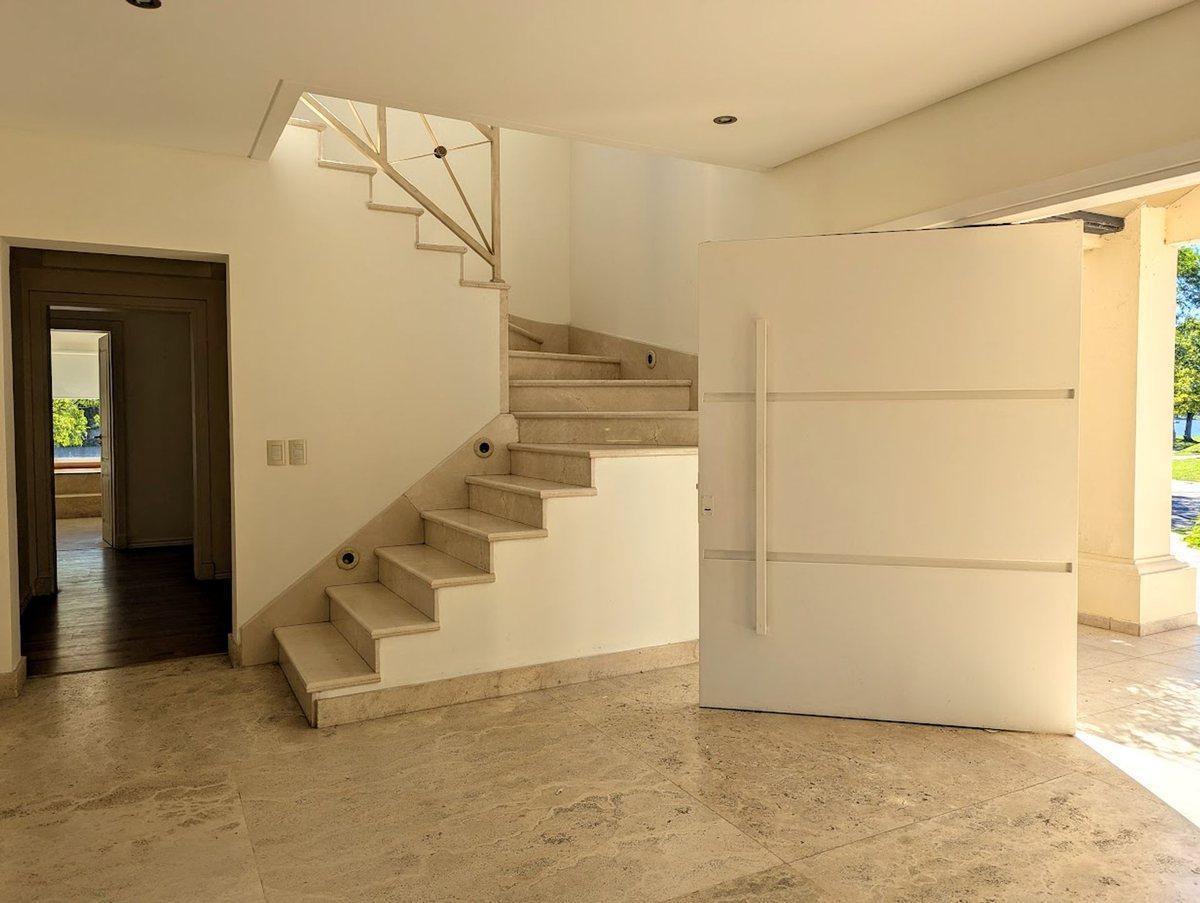 Foto de Venta casa 4 dormitorios pileta La Isla Nordelta, imagen 1