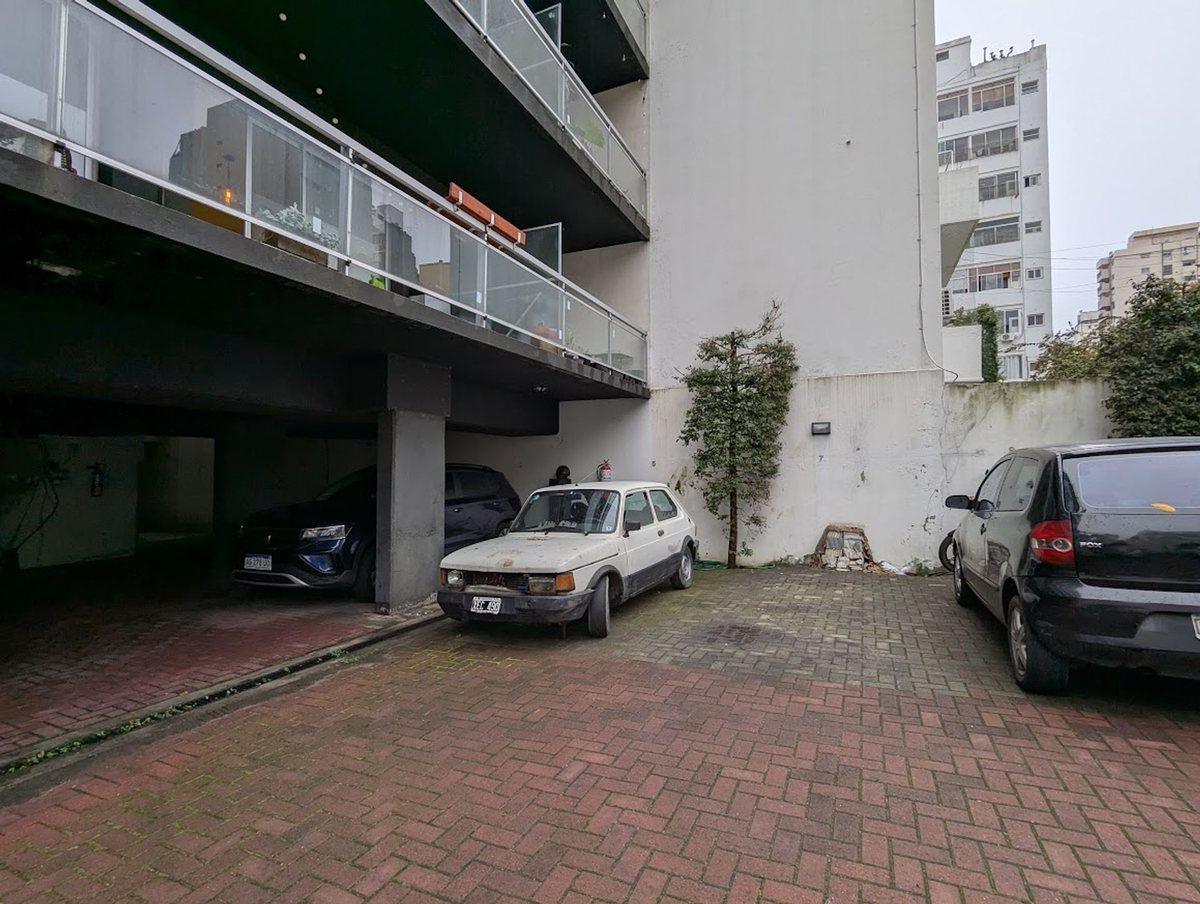 Foto de Venta cochera en edificio de Balvanera CABA, imagen 2