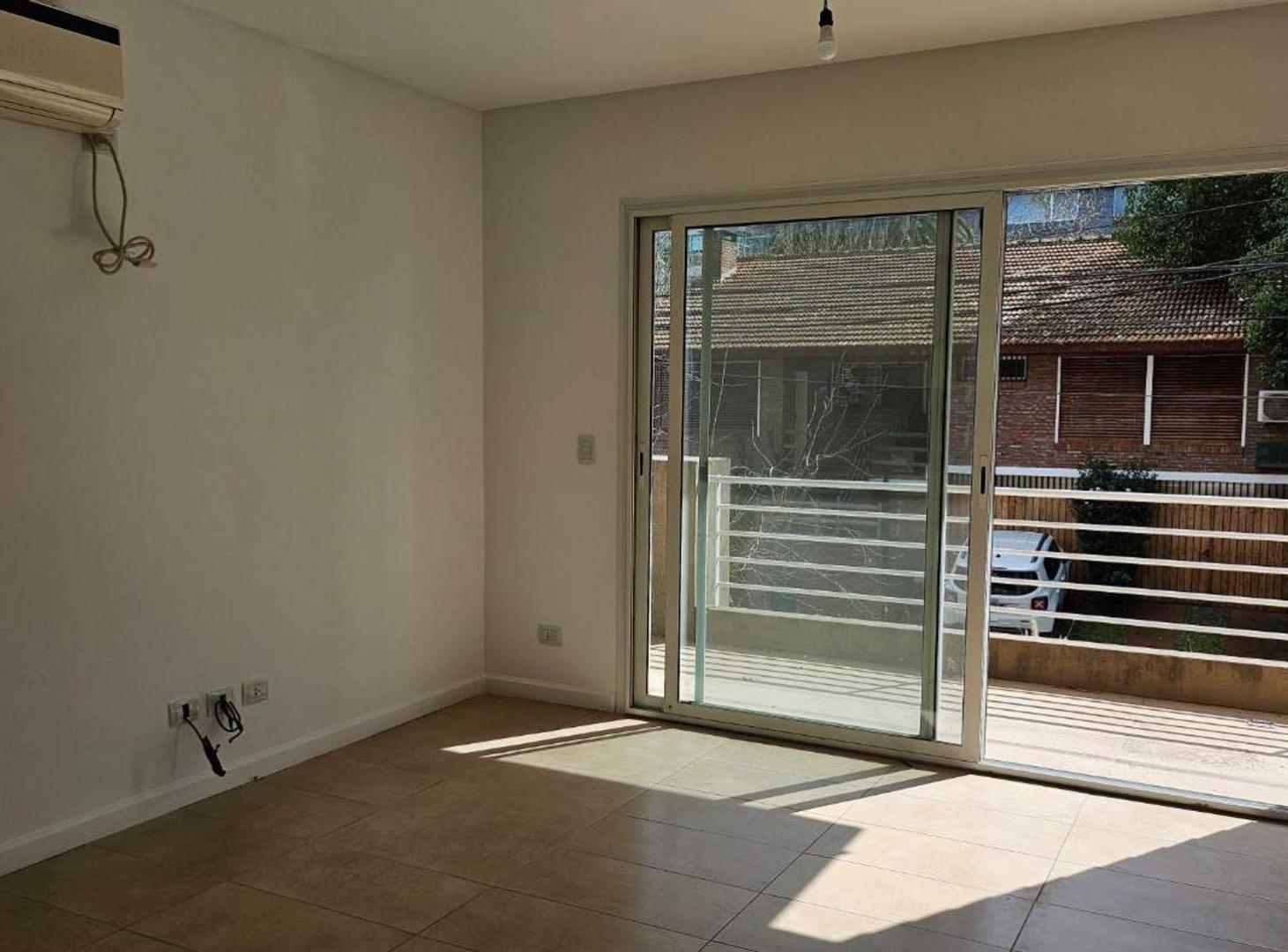 Foto de VENTA 2 AMBIENTES C/BALCÓN Y COCHERA TIGRE, imagen 2