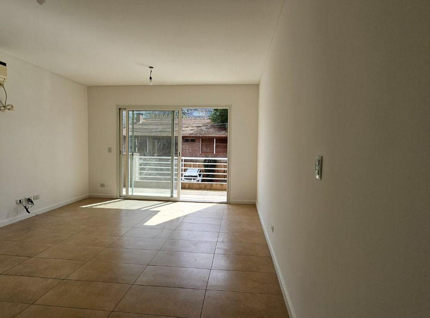 Foto de VENTA 2 AMBIENTES C/BALCÓN Y COCHERA TIGRE, imagen 5
