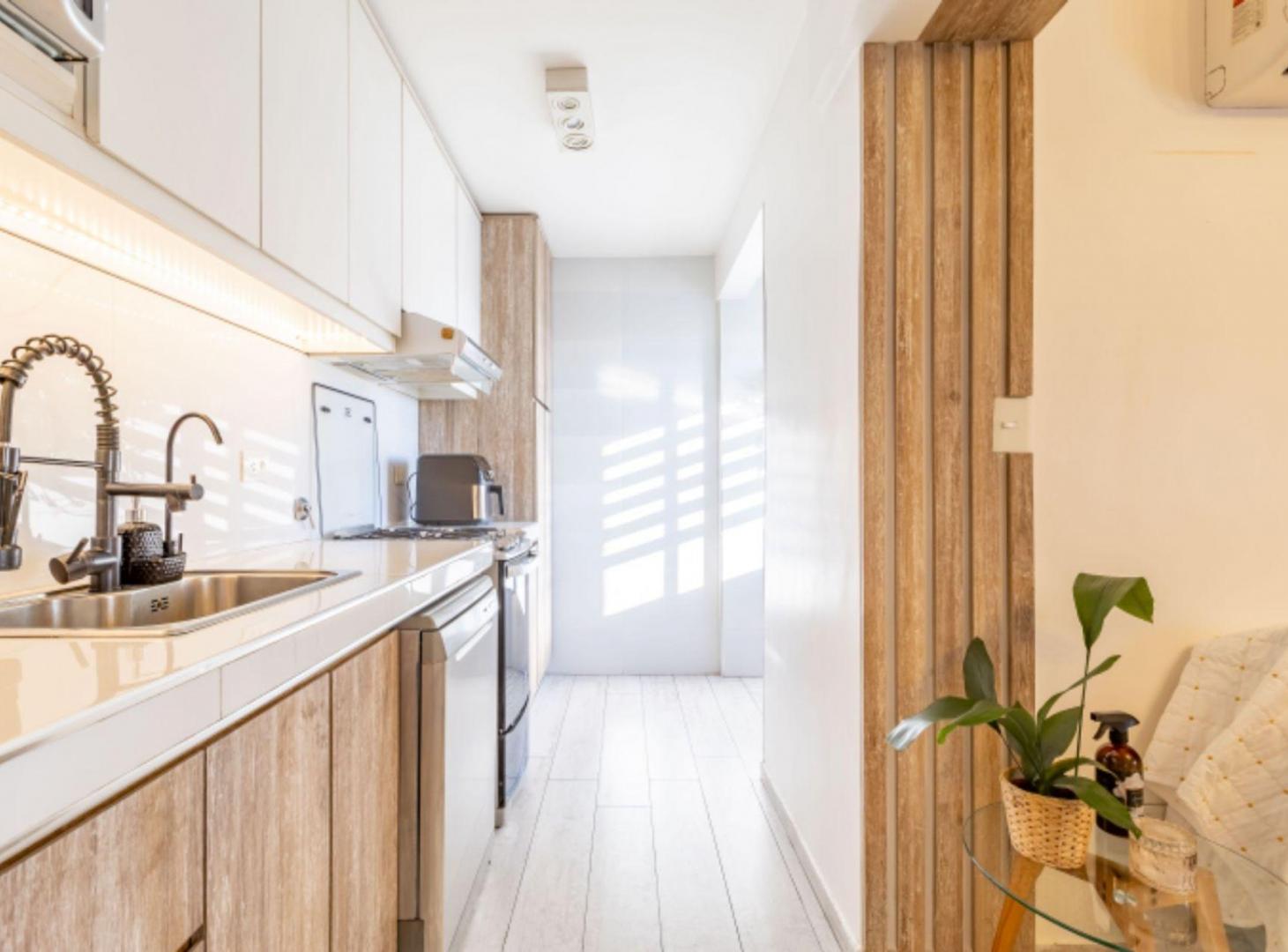 Foto de VENTA DEPARTAMENTO 4 AMB RENOVADO PISO ALTO BOEDO, imagen 1