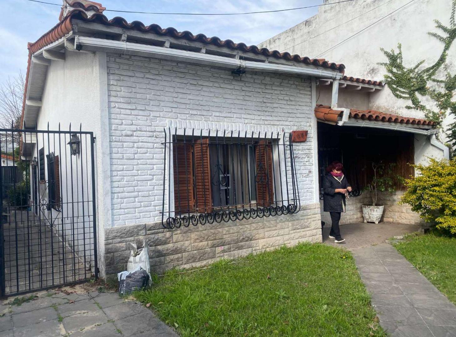 Foto de VTA CASA LOTE PROPIO - ¡OPORTUNIDAD! - RAMOS MEJIA, imagen 2