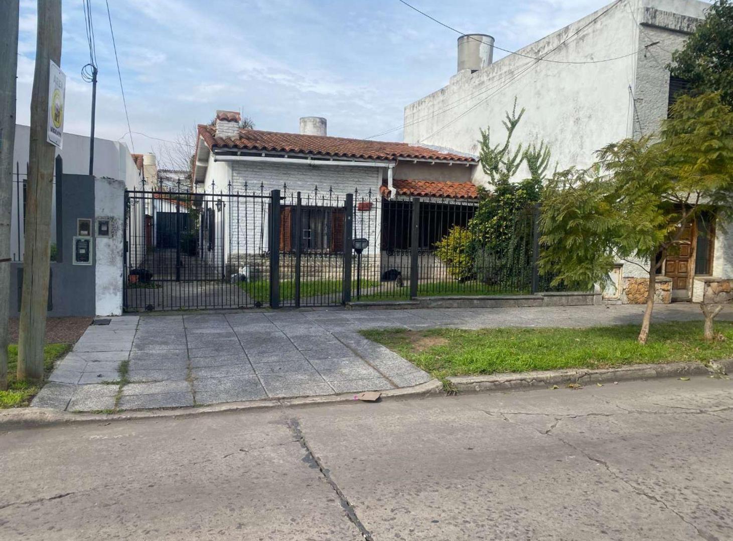 Foto de VTA CASA LOTE PROPIO - ¡OPORTUNIDAD! - RAMOS MEJIA, imagen 1