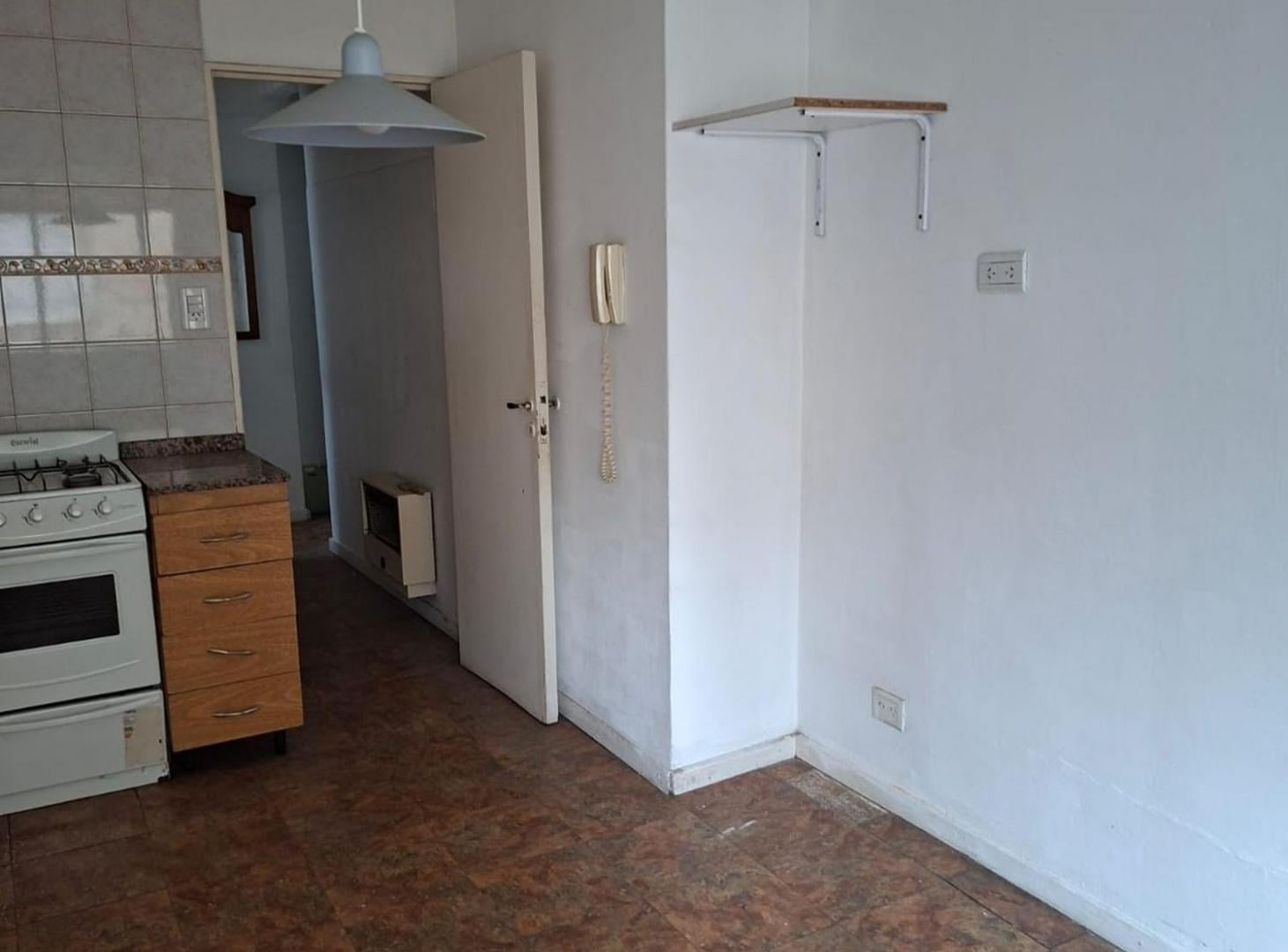 Foto de VTA DPTO. DUPLEX 2 AMB frente a plaza-RAMOS MEJIA, imagen 2