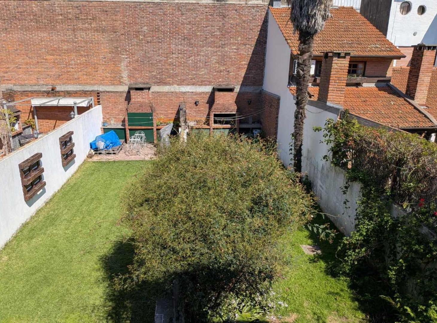 Foto de Casa 4 ambientes en venta Olivos cochera jardin, imagen 4