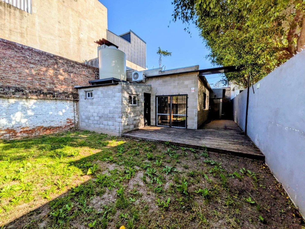 Foto de CASA SOBRE AV. ITALIA TIGRE EXCELENTE UBICACION, imagen 2