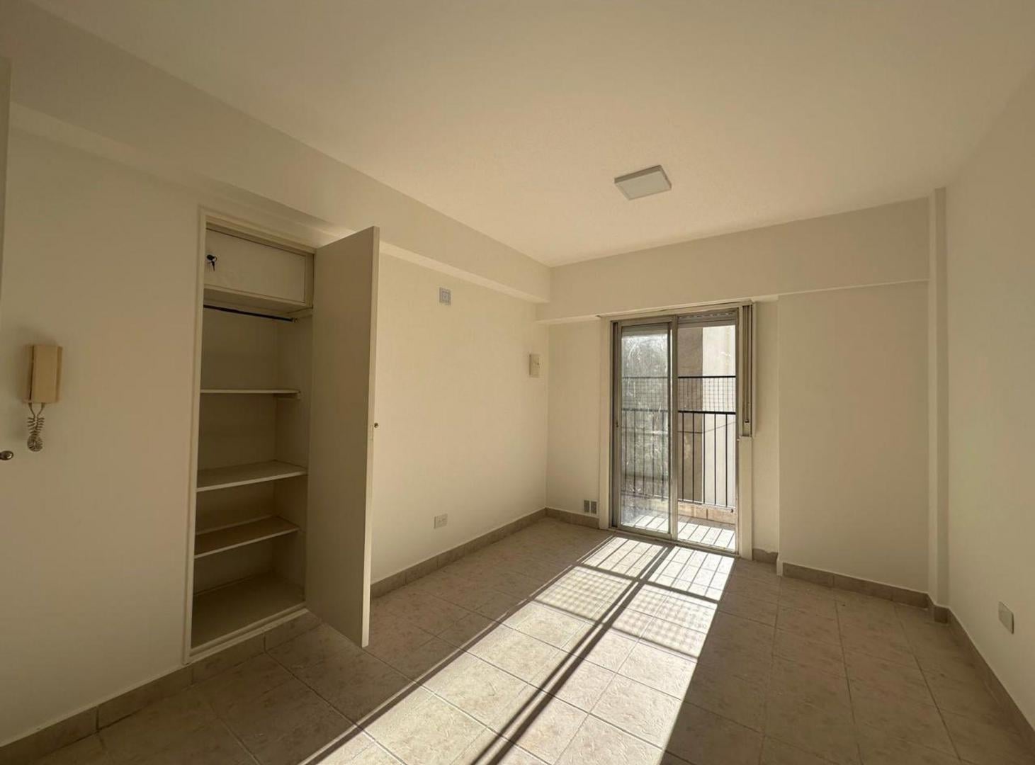 Foto de VENTA MONOAMBIENTE EN BELGRANO CON BALCON, imagen 2