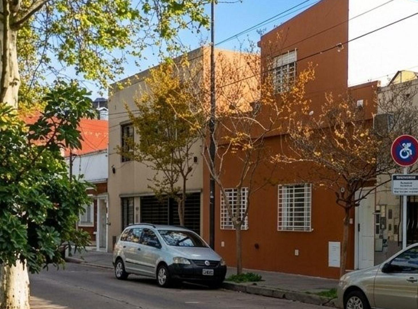 Foto de PH con Tres Departamentos OPORTUNIDAD en BARRACAS, imagen 2