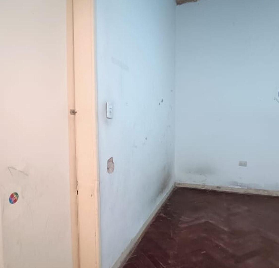 Foto de PH de 4 amb mas tza y patio o jardin a reciclar, imagen 5