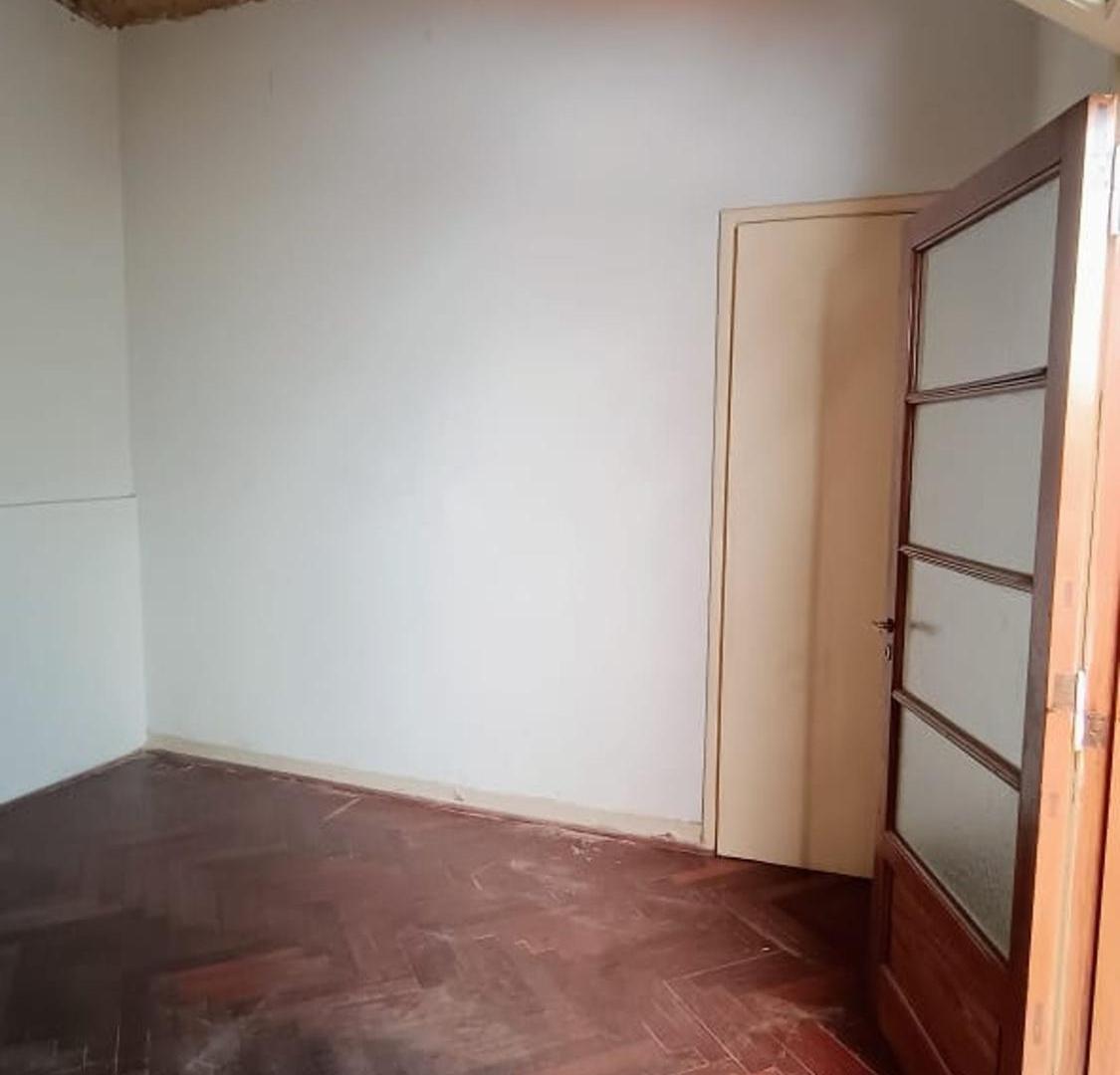 Foto de PH de 4 amb mas tza y patio o jardin a reciclar, imagen 4