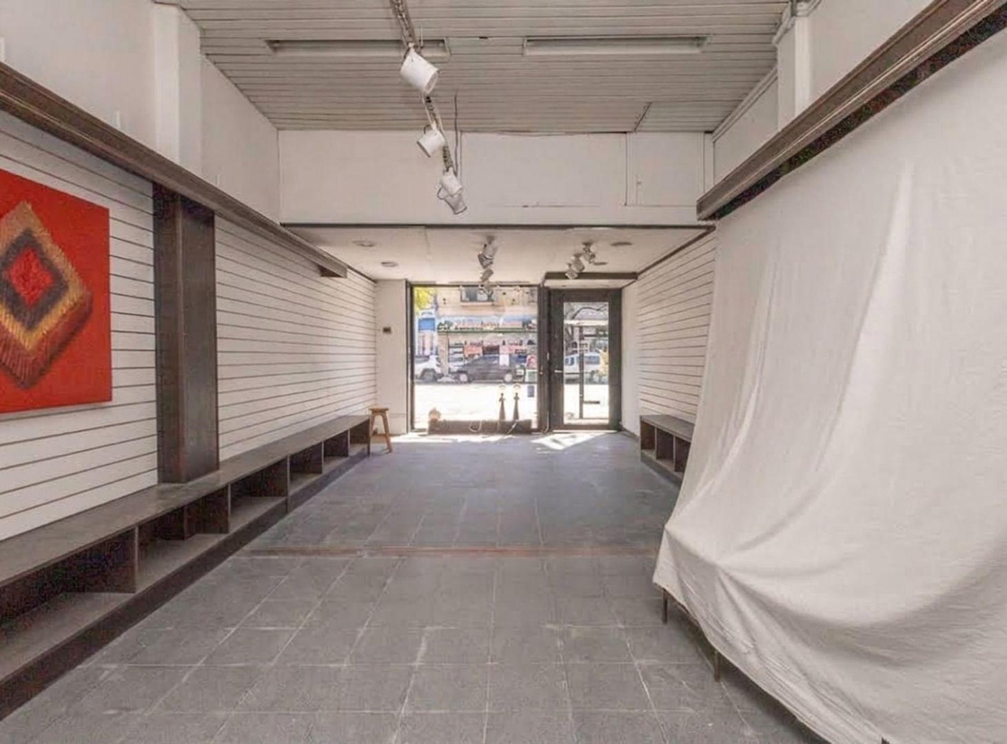 Foto de Local Alquiler sobre F.Lacroze patios Sin Expensas, imagen 1