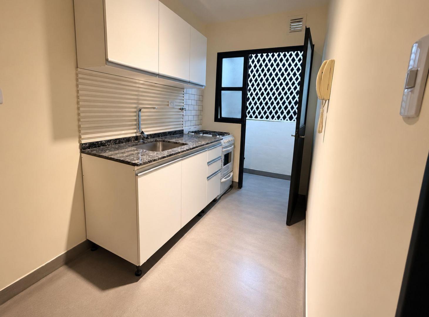 Foto de VENTA DEPTO RECICLADO 2 AMB DEVOTO APTO CREDITO, imagen 4