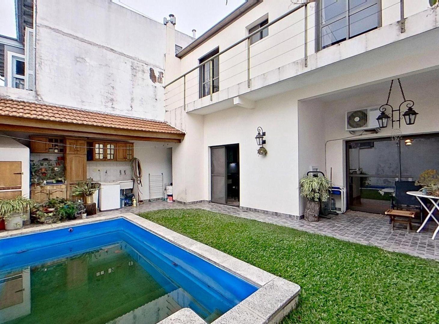 Foto de CASA VENTA FLORIDA 5 AMB COCHERA JARDIN PILETA, imagen 2
